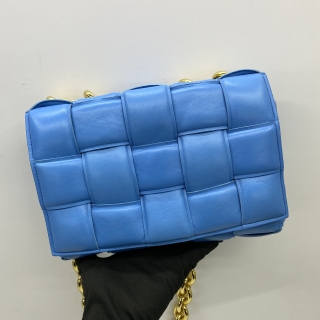 BOTTEGA VENETA BAG CHAIN SHOULDER BLUE