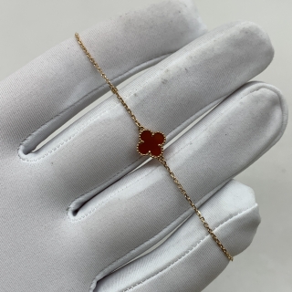 VAN CLEEF & ARPELS FINE JEWELRY BRACELET SWEET ALHAMBRA 1 MOTIF CARNELIAN RG750 1.8G W/CERT 2025 VCARN59K00 JG876076