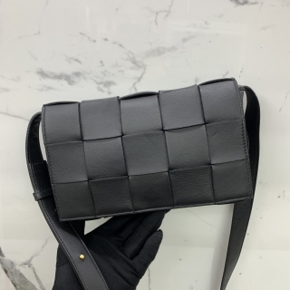 BOTTEGA VENETA BAG CASSETTE SHOULDER BLACK A00287636L
