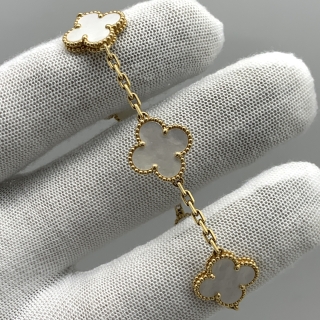 VAN CLEEF & ARPELS FINE JEWELRY BRACELET VCARA41800 VINTAGE ALHAMBRA 5-MOTIF YG750 WHITE MOP 11.2G, FULL SET (YEAR 2023) JF122667