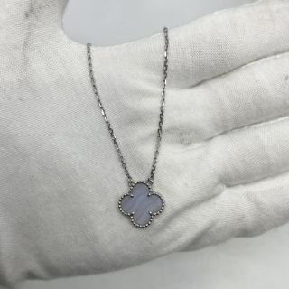 VAN CLEEF & ARPELS FINE JEWELRY NECKLACE VINTAGE ALHAMBRA CHALCEDONY VCARD34900 WG750 5.42G (2017 FULL SET) JE914779