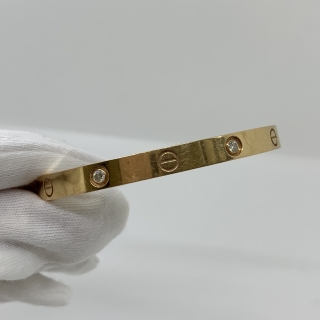 CARTIER FINE JEWELRY BRACELET LOVE HALF DIAMOND 4PD AU750  32.14G NO CERT DRIVER AND BOX ONLY 18 TMB936