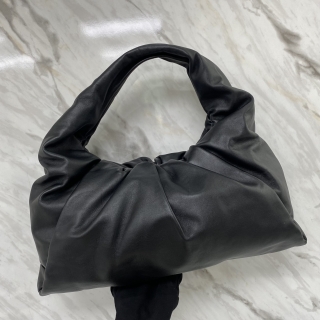 BOTTEGA VENETA BAG LEATHER ONE SHOULDER POUCH BLACK