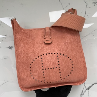 HERMES BAG EVELYNE EVELYN III PM 29 CLEMENCE SQUARE Q