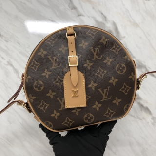 LOUIS VUITTON BAG MONOGRAM M45647 BOITE CHAPEAU SOUPLE MM RFID