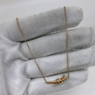 TIFFANY FINE JEWELRY NECKLACE KNOT SMALL PENDANT IN ROSE GOLD RG750 3.49G