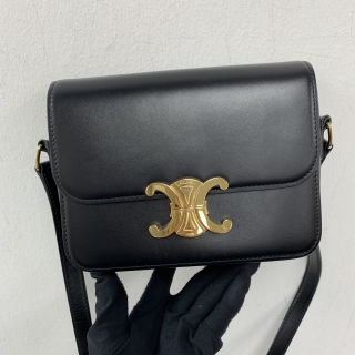 CELINE BAG TRIOMPHE IN SHINY CALFSKIN SHOULDER BLACK GHW TEEN