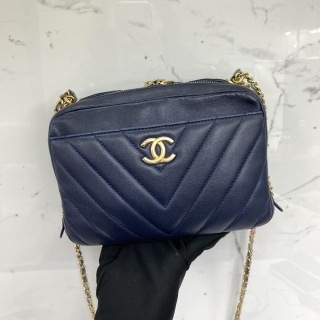 CHANEL BAG LAMBSKIN CAMERA CHAIN SHOULDER V CHEVRON GHW NO.25 NO CARD 25301769