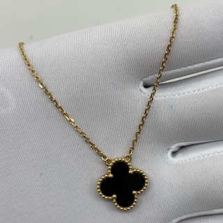 VAN CLEEF & ARPELS FINE JEWELRY NECKLACE VINTAGE ALHAMBRA ONYX YG750 W/CERT 2022 5.47G JD339221