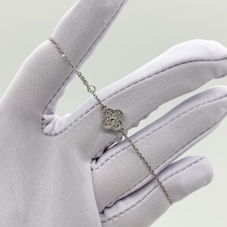 VAN CLEEF & ARPELS FINE JEWELRY BRACELET SWEET ALHAMBRA WG750 DIAMOND, 1 MOTIF 2.34G (FULL SET YEAR 2023) VCARO85600 JD851748