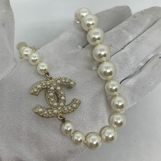 CHANEL FASHION JEWELRY NECKLACE CC PEARLESCENT WHITE F24
