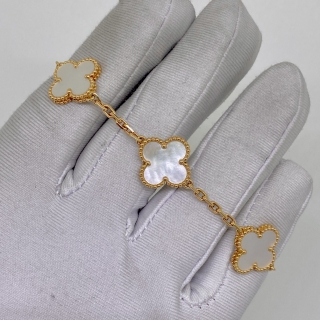 VAN CLEEF & ARPELS FINE JEWELRY BRACELET VCARA41800 VINTAGE ALHAMBRA 5 MOTIF YG750 WHITE MOP 11.1G W/CERT 2020 JB442442
