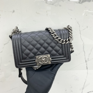 CHANEL BAG BOY CAVIAR SKIN 20CM SMALL SHW MICROCHIPPED NUE8KKK7