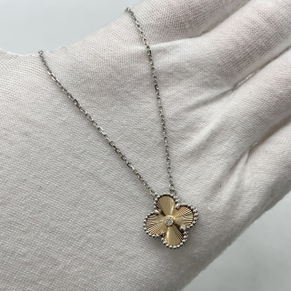 VAN CLEEF & ARPELS FINE JEWELRY NECKLACE WG750 VINTAGE 2024 HOLIDAY PENDANT 7.3G FULLSET JF548044