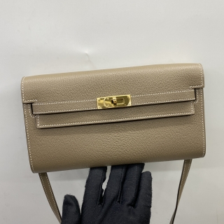 HERMES BAG KELLY TO GO ETOUPE CHEVRE ETOUPE GHW U STAMP