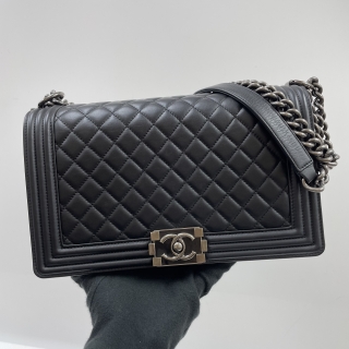 CHANEL BAG BOY 28, LAMB BLACK SHW NO20