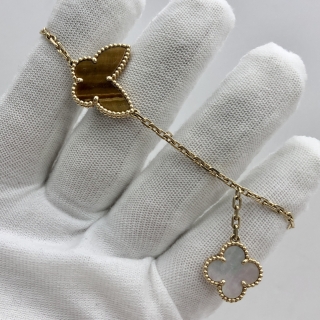 VAN CLEEF & ARPELS FINE JEWELRY BRACELET ALHAMBRA LUCKY 4 MOTIFS YG750 W/CERT 2023 13.15G VCARD79600