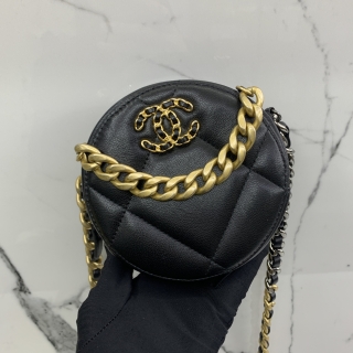 CHANEL BAG CHANEL19 ROUND CROSSBODY LAMBSKIN MIXED HARDWARE 29985253