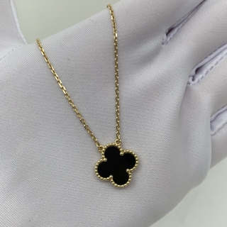 VAN CLEEF & ARPELS FINE JEWELRY NECKLACE VINTAGE ALHAMBRA ONYX YG750 W/CERT 2023 5.16G JF603912