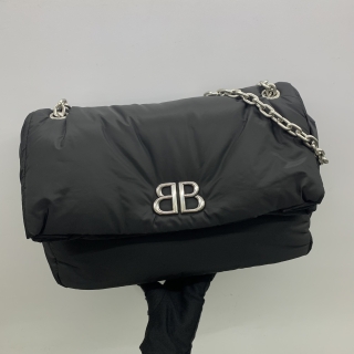 BALENCIAGA BAG MONACO CHAIN PUFFER BLACK 765945