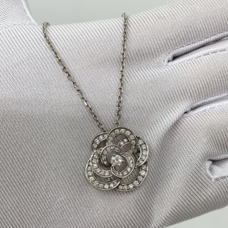 CHANEL FINE JEWELRY NECKLACE FIL DE CAMELIA NECKLACE J2580 WG750 8.1G (NO CERT) S15766