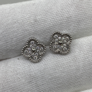 VAN CLEEF & ARPELS FINE JEWELRY EARRINGS SWEET ALHAMBRA EARSTUDS WG750 DIAMONDS (FULL SET 2025), 3.28G VCARO85500 JP337431