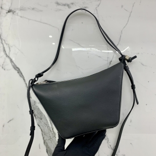 LOEWE BAG HAMMOCK MINI BLACK HOBO 012343