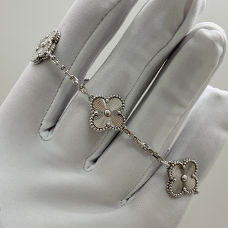 VAN CLEEF & ARPELS FINE JEWELRY BRACELET VINTAGE ALHAMBRA GUILLOCHE 5 MOTIFS WG750 FULLSET 2023 19.74G JF555835 SHORTENED 2 LINKS