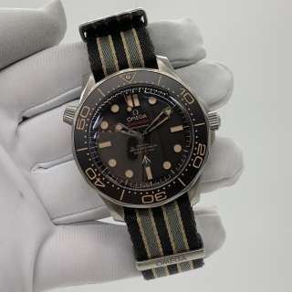 OMEGA WATCH SEAMASTER 210.92.42.20.01.001 AUTOMATIC DIVER 300M 007 EDITION (42 MM, TITANIUM ON NATO STRAP) W/GUARANTEE 2023 83681550