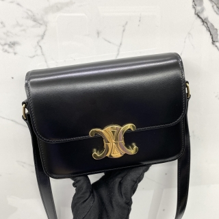CELINE BAG TRIOMPHE TEEN SHOULDER BLACK W-LM-3274