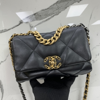 CHANEL BAG CHANEL19 SMALL BLACK MICROCHIP J69UJ4N4