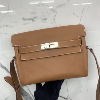 HERMES BAG KELLY MESSENGER PM EVERCOLOR PHW GOLD, K STAMP