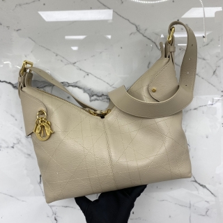 DIOR BAG CANNAGE M2846UJVC VOYAGE SMALL ONE SHOULDER BEIGE