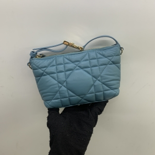 DIOR BAG  SMALL DIORTRAVEL NOMAD POUCH TURQUOISE 50-MA-0252
