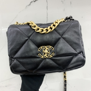 CHANEL BAG CHANEL19 SMALL RFID MICROCHIPPED NL8C8114