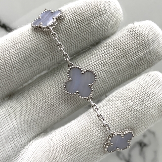 VAN CLEEF & ARPELS FINE JEWELRY WG750 ALHAMBRA BRACELET CHALCEDONY 5P MOTIF FULLSET 2023 JF837781