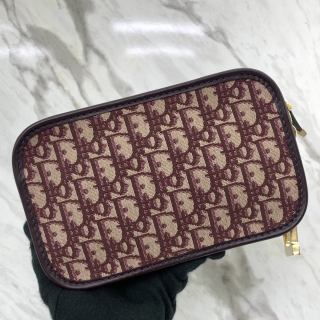 DIOR SLG OBLIQUE DIORQUAKE CLUTCH RED 12-MA-1128