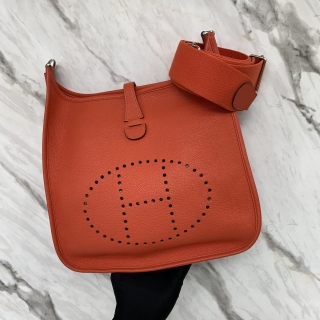 HERMES BAG EVELYNE III 29 PM TAURILLON MAURICE CAPUCINE ORANGE/RED SHW C STAMP