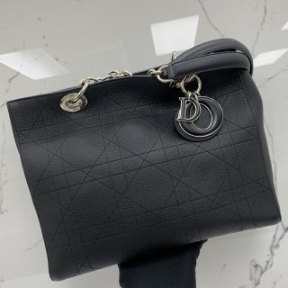 DIOR BAG ULTRADIOR CHAIN TOTE BLACK