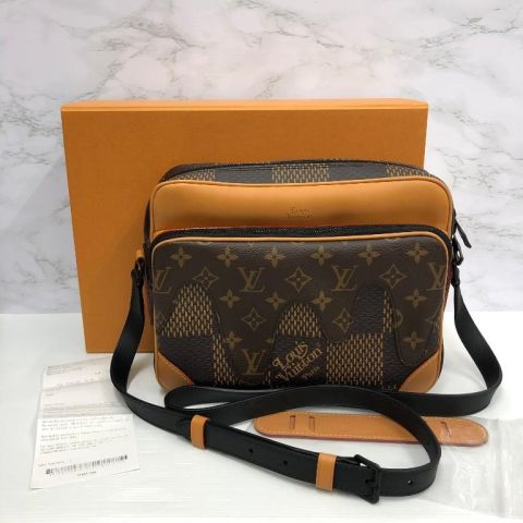 Louis Vuitton, Nigo Nil Messenger