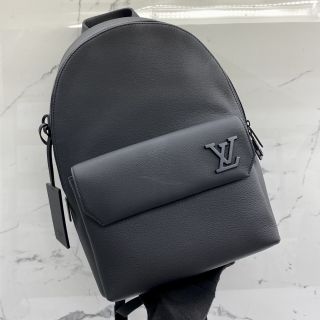 Louis Vuitton Takeoff Messenger