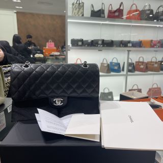 Chanel Medium 25 Classic Flap in Caviar Skin