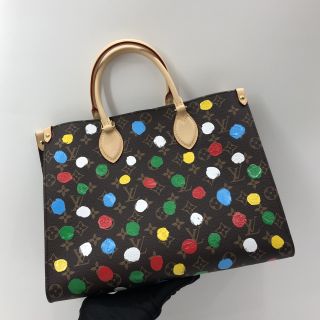 X YAYOI KUSAMA ON THE GO M46379