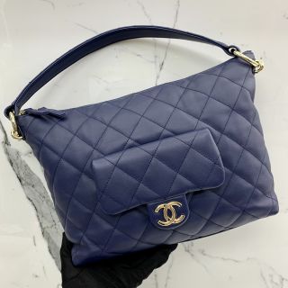 AS4347B LAMBSKIN MAXI HOBO MICROCHIP