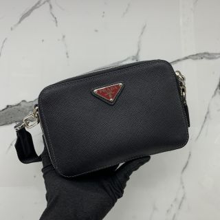 2VH070 BLACK SMALL PRADA BRIQUE LEATHER BAG