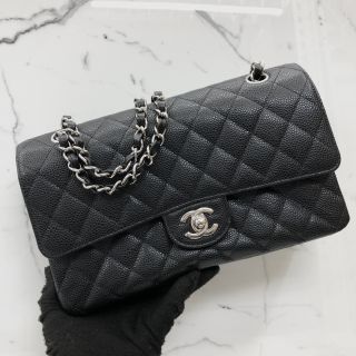 Chanel No.19 Matelassé Flap in Caviar Skin