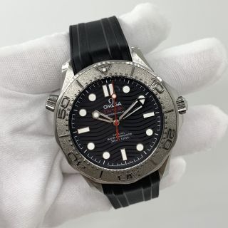 210.32.42.20.01.002 DIVER 300MCO‑AXIAL MASTER