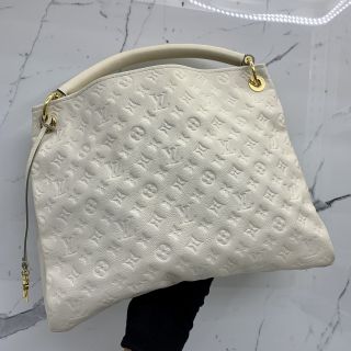 Louis Vuitton White Artsy MM in Empreinte Leather