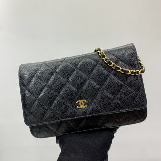 CAVIAR SKIN NO 24 BLACK CHAIN WALLET