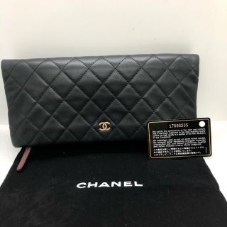 Chanel Lambskin Clutch Bag A693917